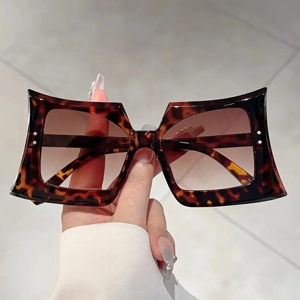 Irregular Oversized Frame Sunglasses (Color: Tortoiseshell-Gradient Tea)